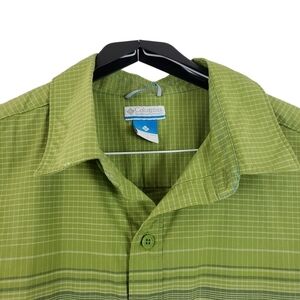 Columbia Striped Short-Sleeve Button-up Green Shirt Size Large